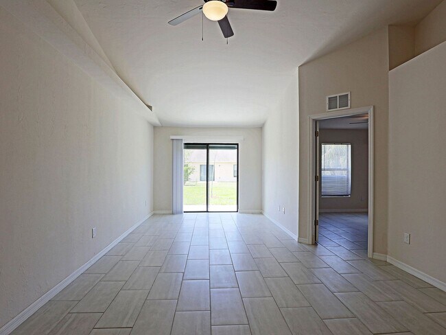 Building Photo - Cape Coral 828