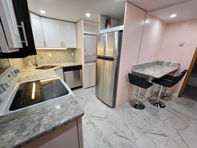 Building Photo - 9 S Laclede Pl