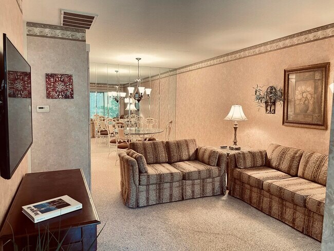 Building Photo - 2812 N Auburn Ct