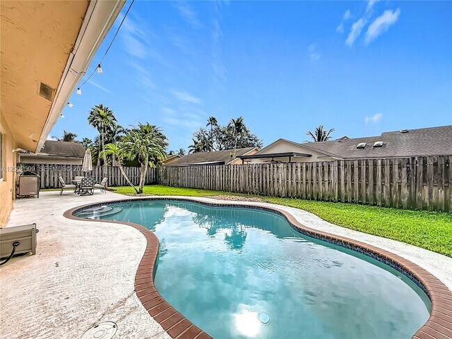 Building Photo - 8060 NW 51st Ct