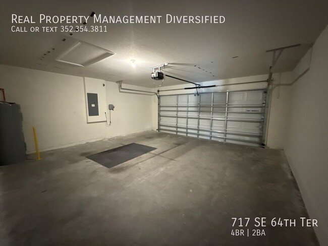 Building Photo - 717 SE 64th Terrace