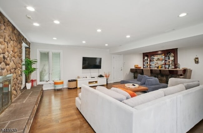 Building Photo - 5 Trombley Dr