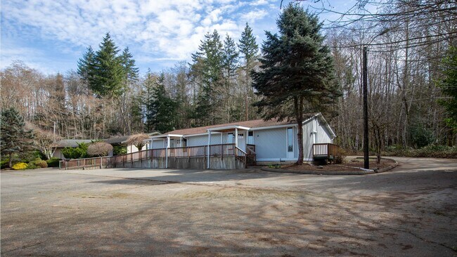 Building Photo - 332 S Birch St