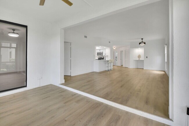 Building Photo - 7884 Seville Pl