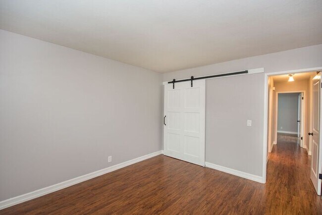 Building Photo - Walk to the Beach