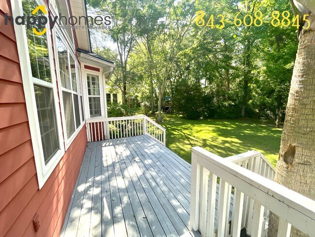 Building Photo - Gorgeous home in an ideal location on Daniel Island