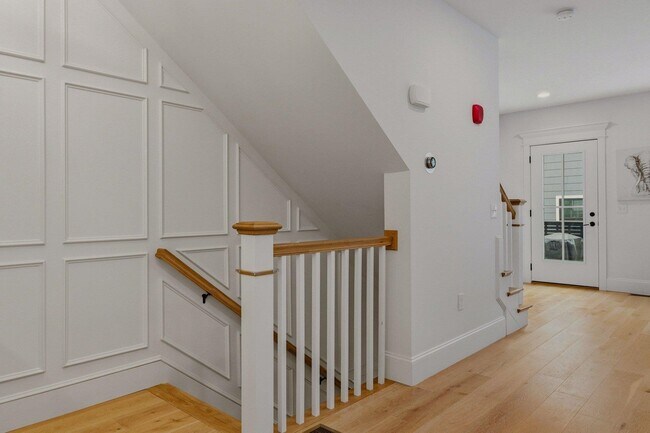 Building Photo - 50 Cate St