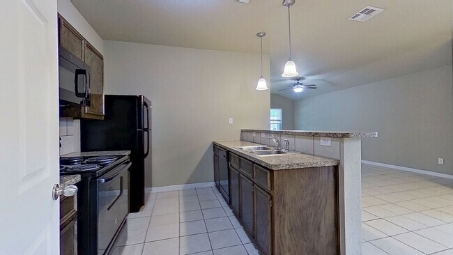Building Photo - NO JUNE RENT + $1,395 RENT DUPLEX IN HARKER HEIGHTS!