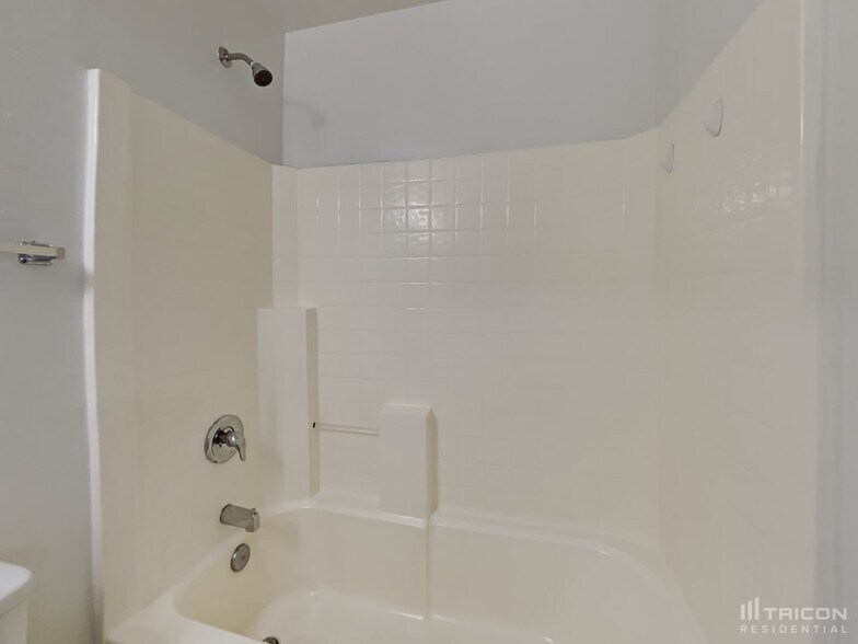 Building Photo - 30877 N Coral Bean Dr