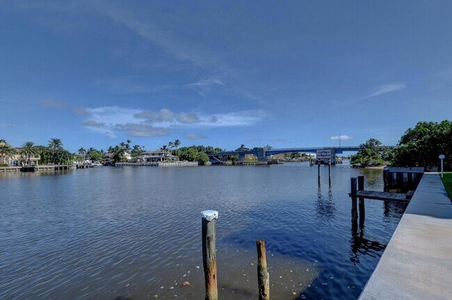 Building Photo - 650 Snug Harbor Dr