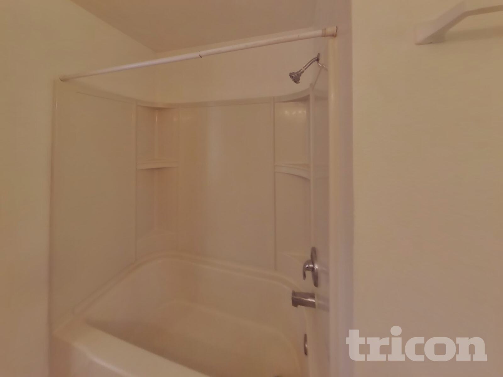 Building Photo - 2990 Pickering Pl NE