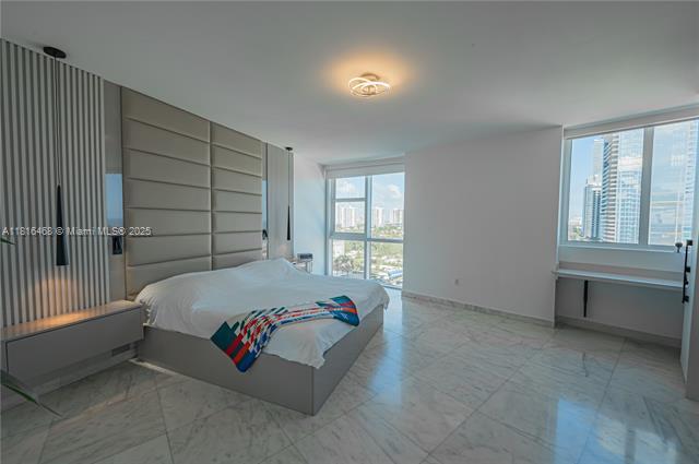 Building Photo - 18201 Collins Ave
