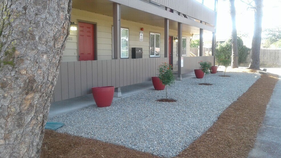 Exterior of 4-Plex - 1109 16th St SE
