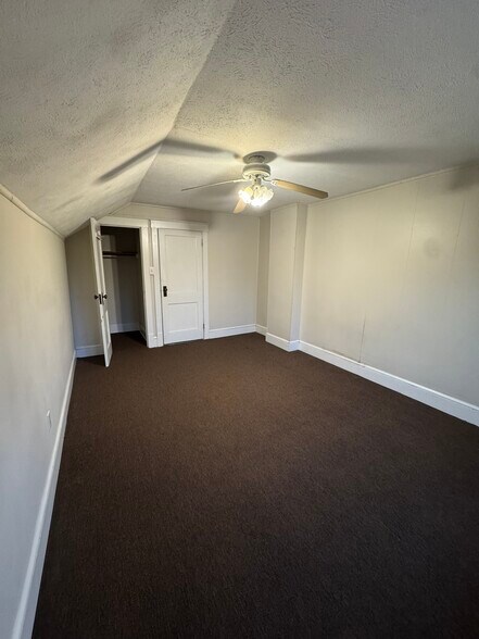 Building Photo - 1169 W Main St