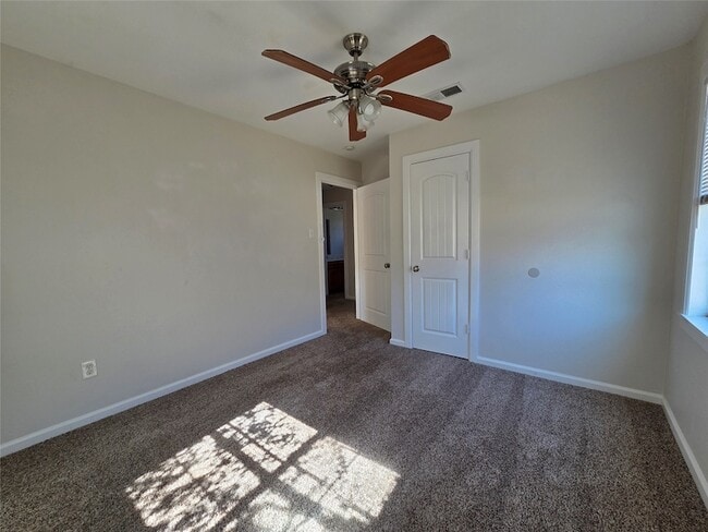 Building Photo - 11815 Oberlin Dr