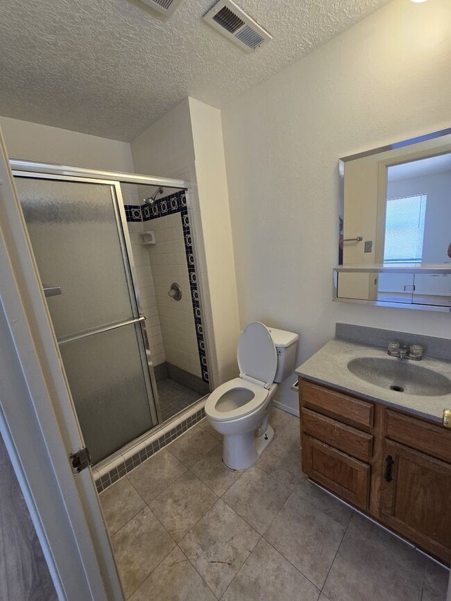 Building Photo - 3 bedroom, 2 bathroom home in Rio Rancho L...