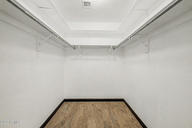 Building Photo - 16550 N Naegel Dr