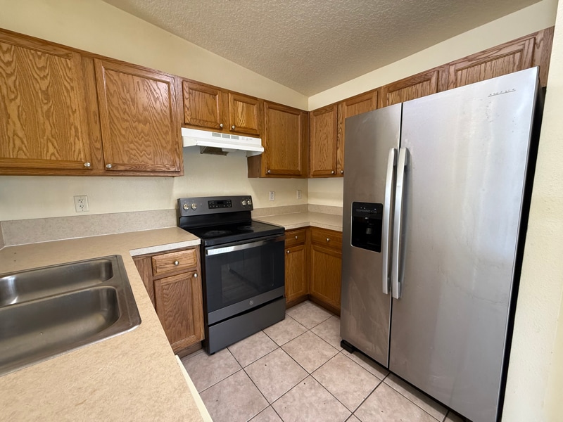 Building Photo - 731 Squirrel Ct