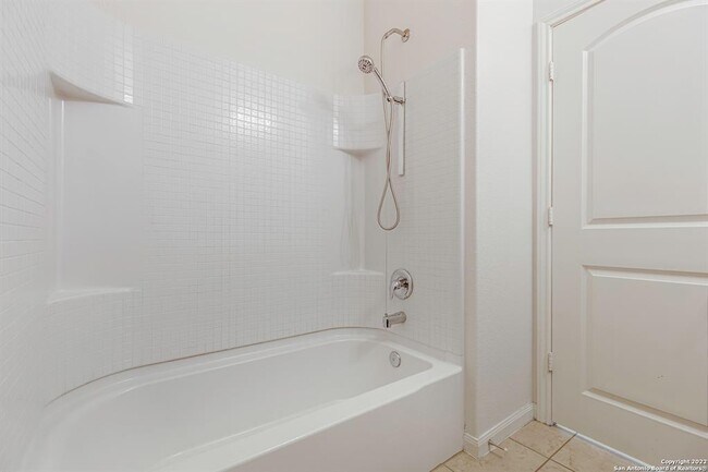 Building Photo - 7810 Creekshore Cove