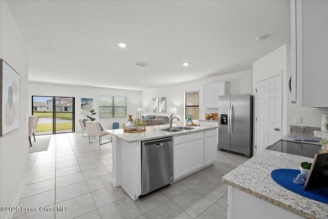 Building Photo - 1854 Capital Dr SE