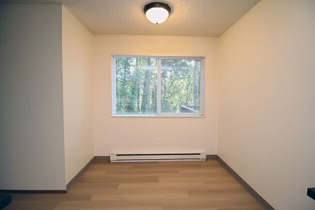 Building Photo - 3736 SW 10th Ave