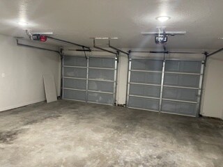 2 car garage - 4236 Ridgecrest Cir