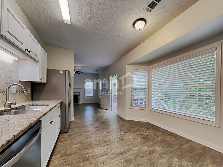 Building Photo - 5810 Stephens Mill Dr