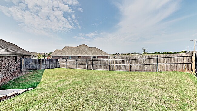 Building Photo - 4 Bedroom in Deer Creek Schools - Neighborhood Pool