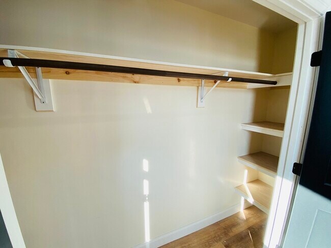 Building Photo - 80 Foster St