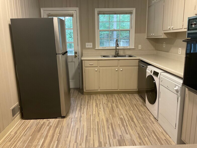 Kitchen - 1671 Glenwyck Pl