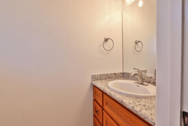 Building Photo - 1329 Essex Way