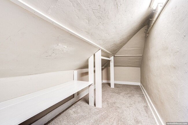 Building Photo - 1350 Manitowoc Rd