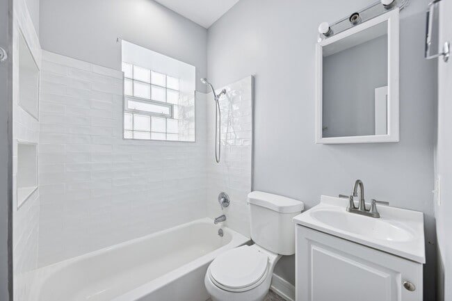 Building Photo - 4212 S King Dr