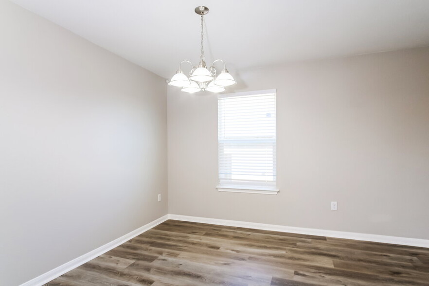 Building Photo - 388 Musgrav