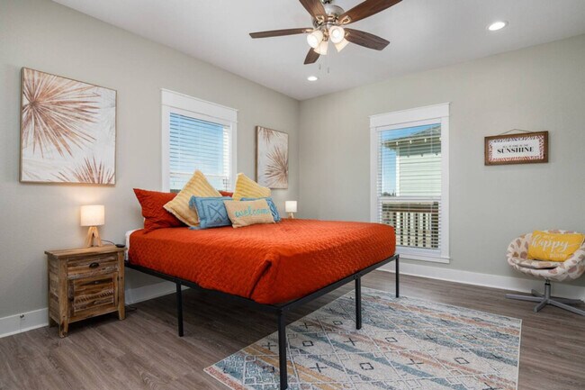 Building Photo - 943 Gulf Shores Dr