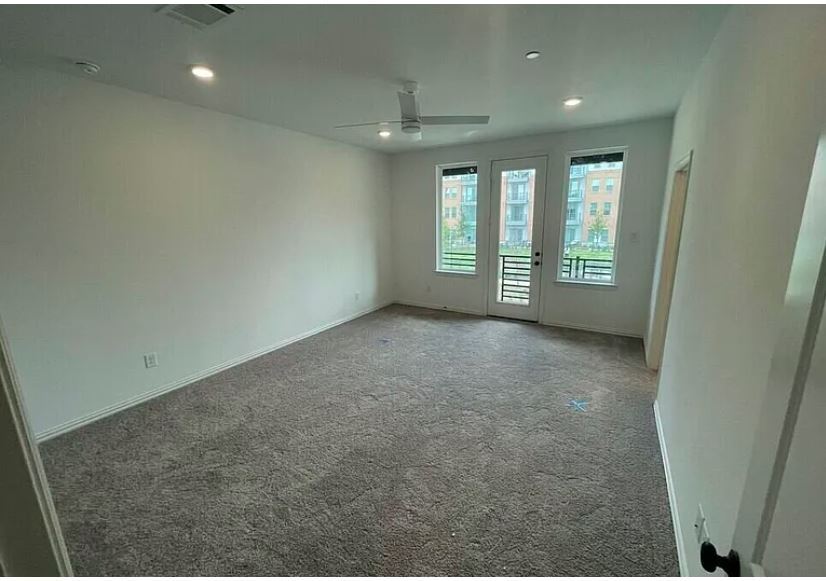 Master bed - 1265 Doris May Dr