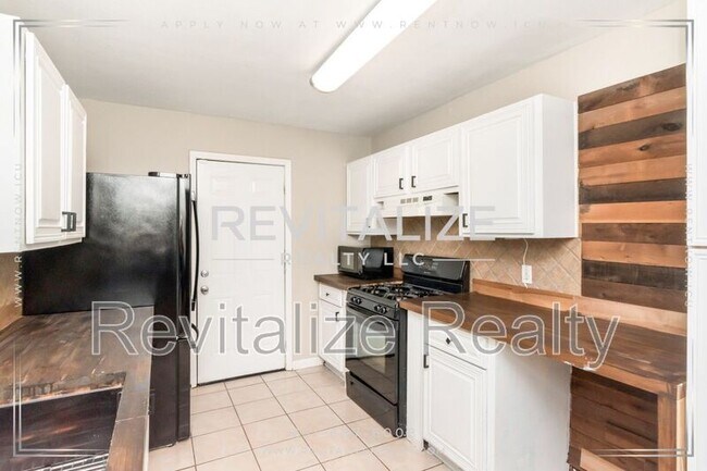 Building Photo - 4053 Sallie Ct