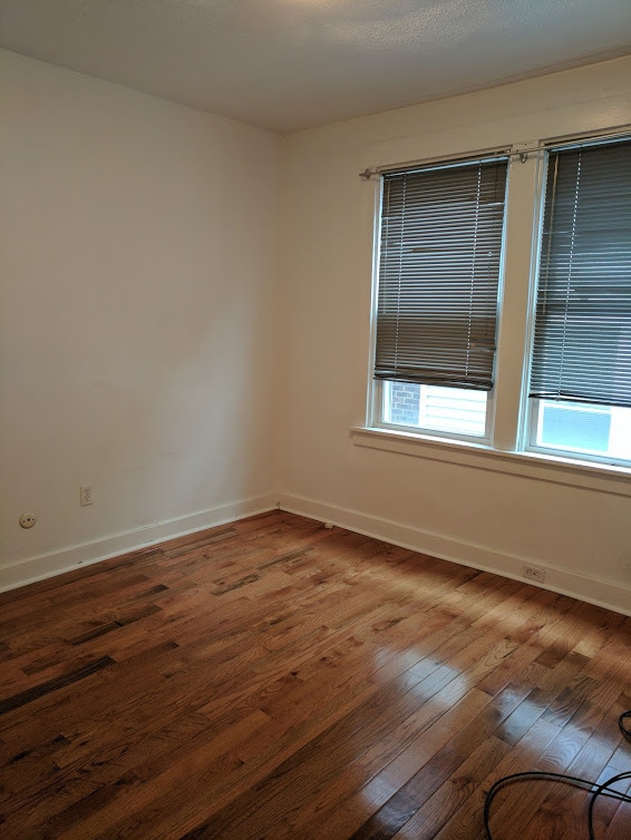 Building Photo - Check out this Totally Updated First Floor Duplex! 2BR+Den