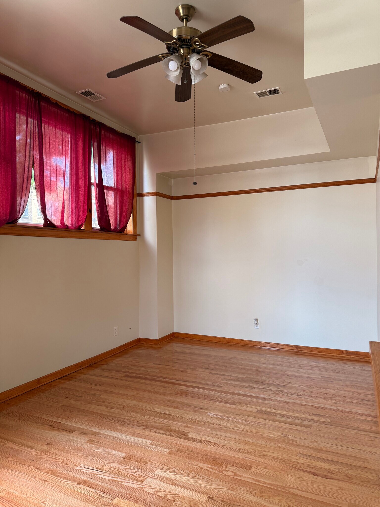 Living room - 3856 N Bernard St