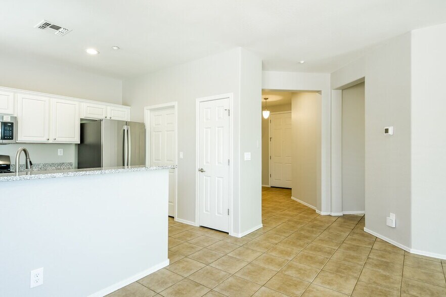 Building Photo - 40114 N Thunder Hills Ct