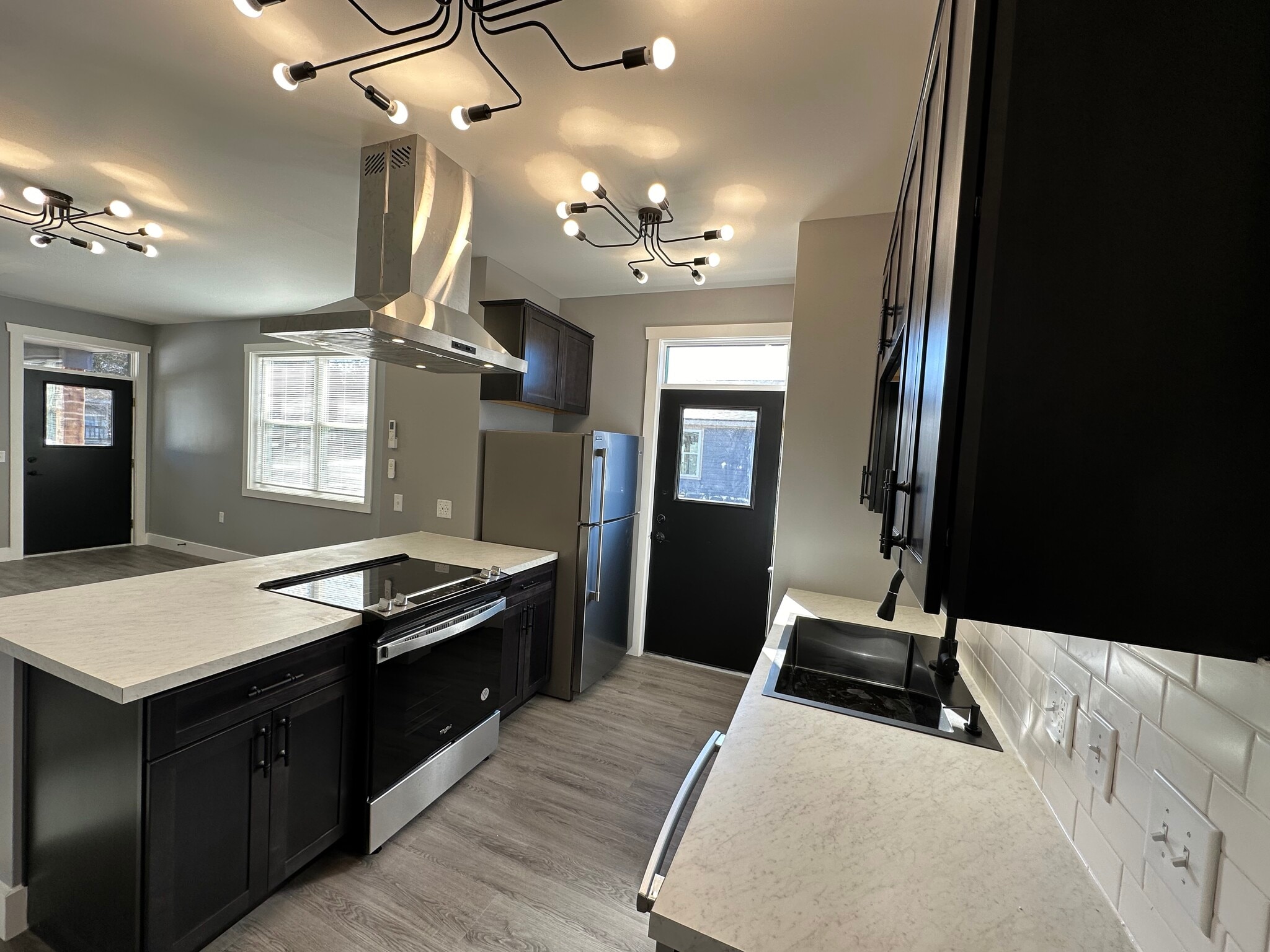 Building Photo - 1102 S Malott St