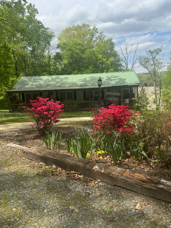 Building Photo - 623 Holly Hill Dr