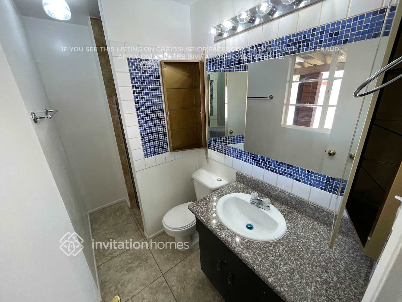 Building Photo - 3608 W Sierra Vista Dr