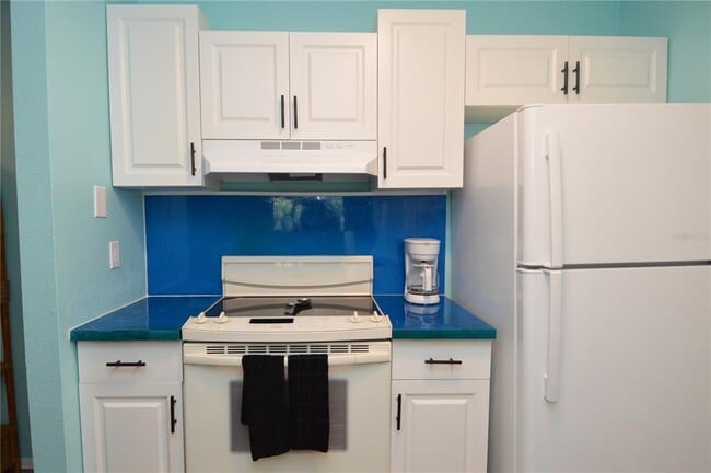 Building Photo - 1400 Gandy Blvd N