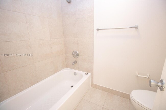 Building Photo - 9962 Nob Hill Pl