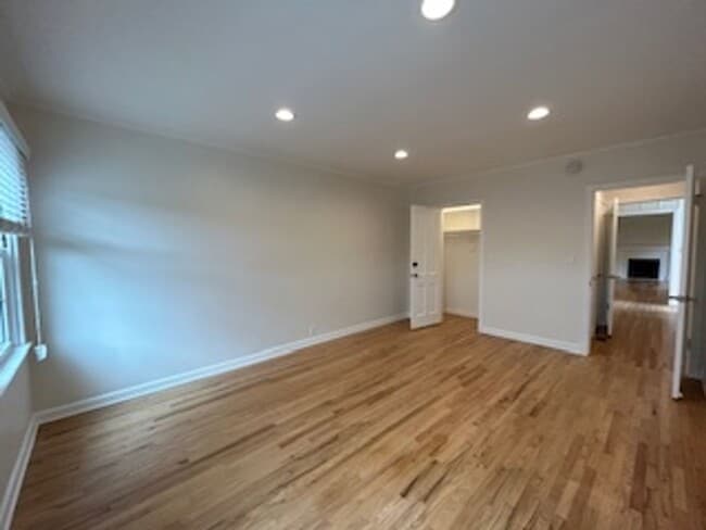 Building Photo - 9750 Newman St