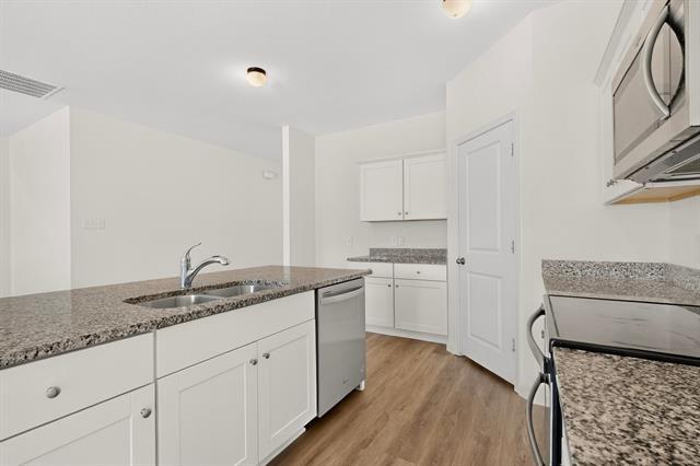 Building Photo - 702 Camden Dr