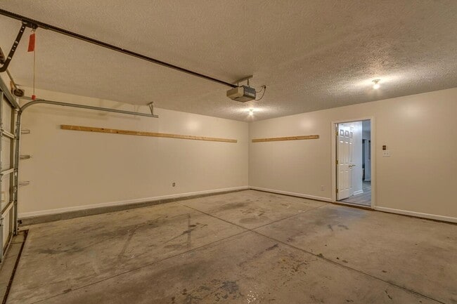 Building Photo - 632 Vonbryan Trace