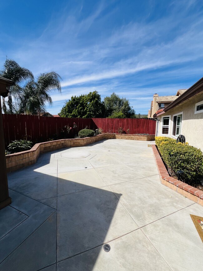 Building Photo - 24555 Camino Meridiana