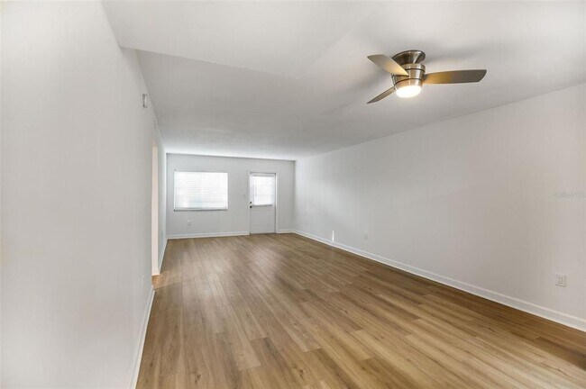 Building Photo - 4570 Overlook Dr NE